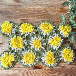 Vintage Daisy Crochet Scrap